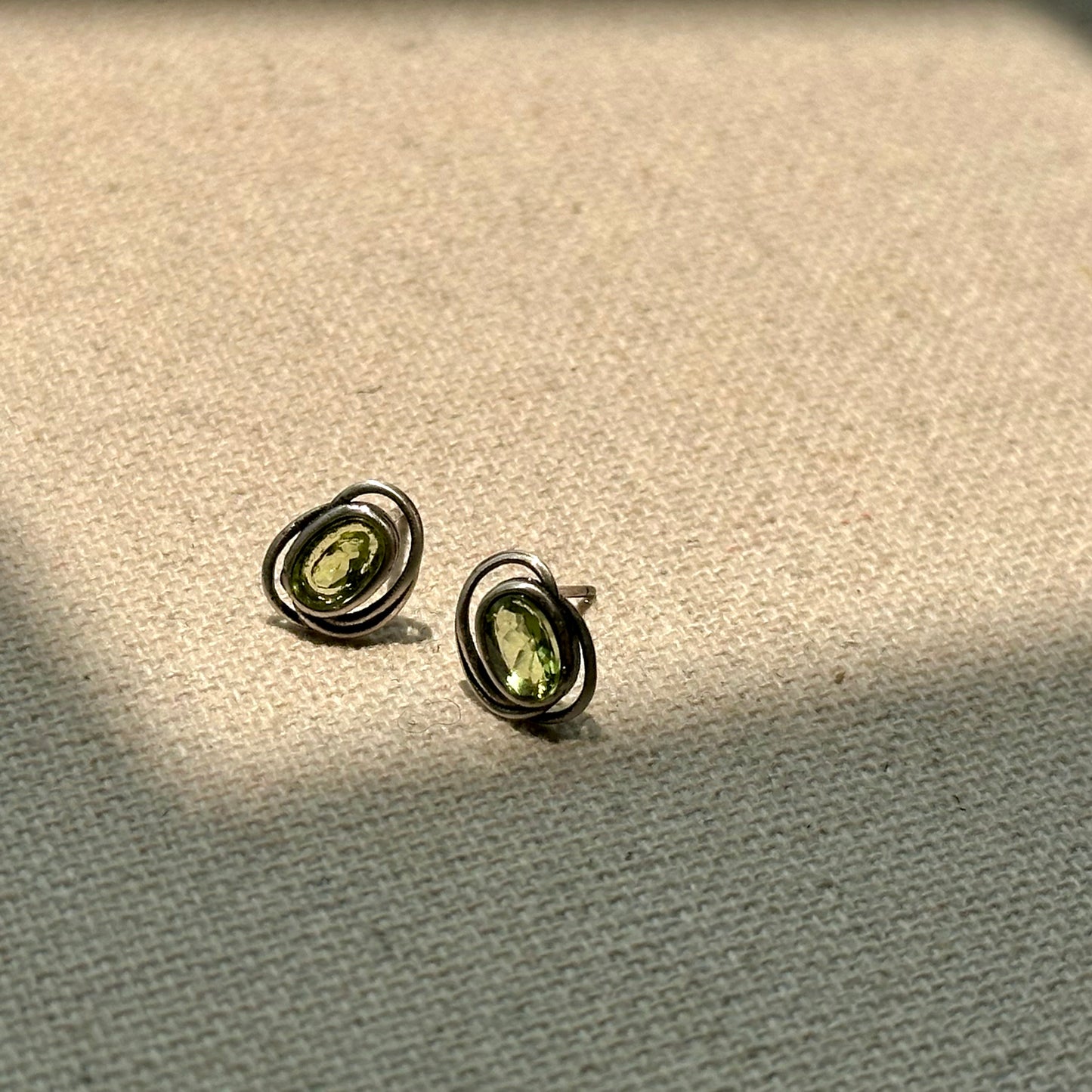 Peridot Cutout August Birthstone Sterling Silver Ear Stud