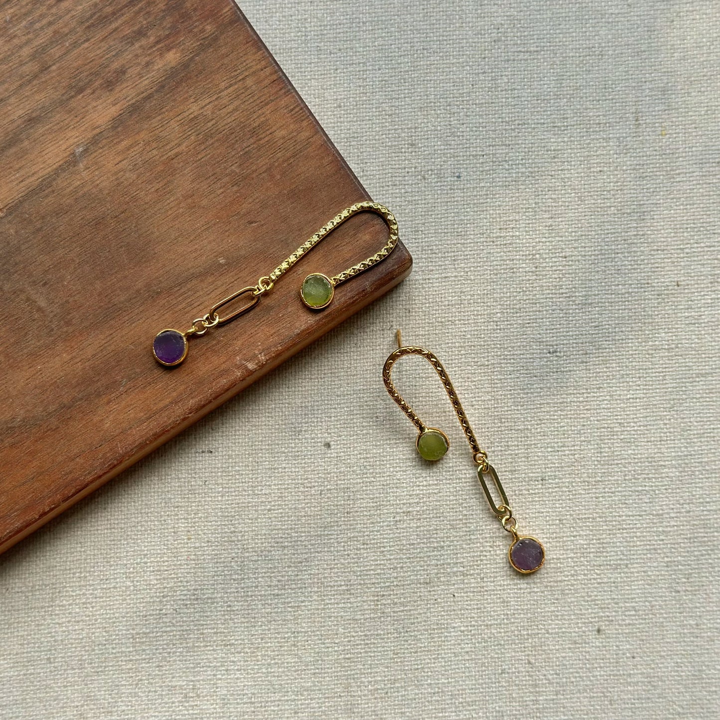 Peridot And Amethyst U-shaped Gold-plated Earring