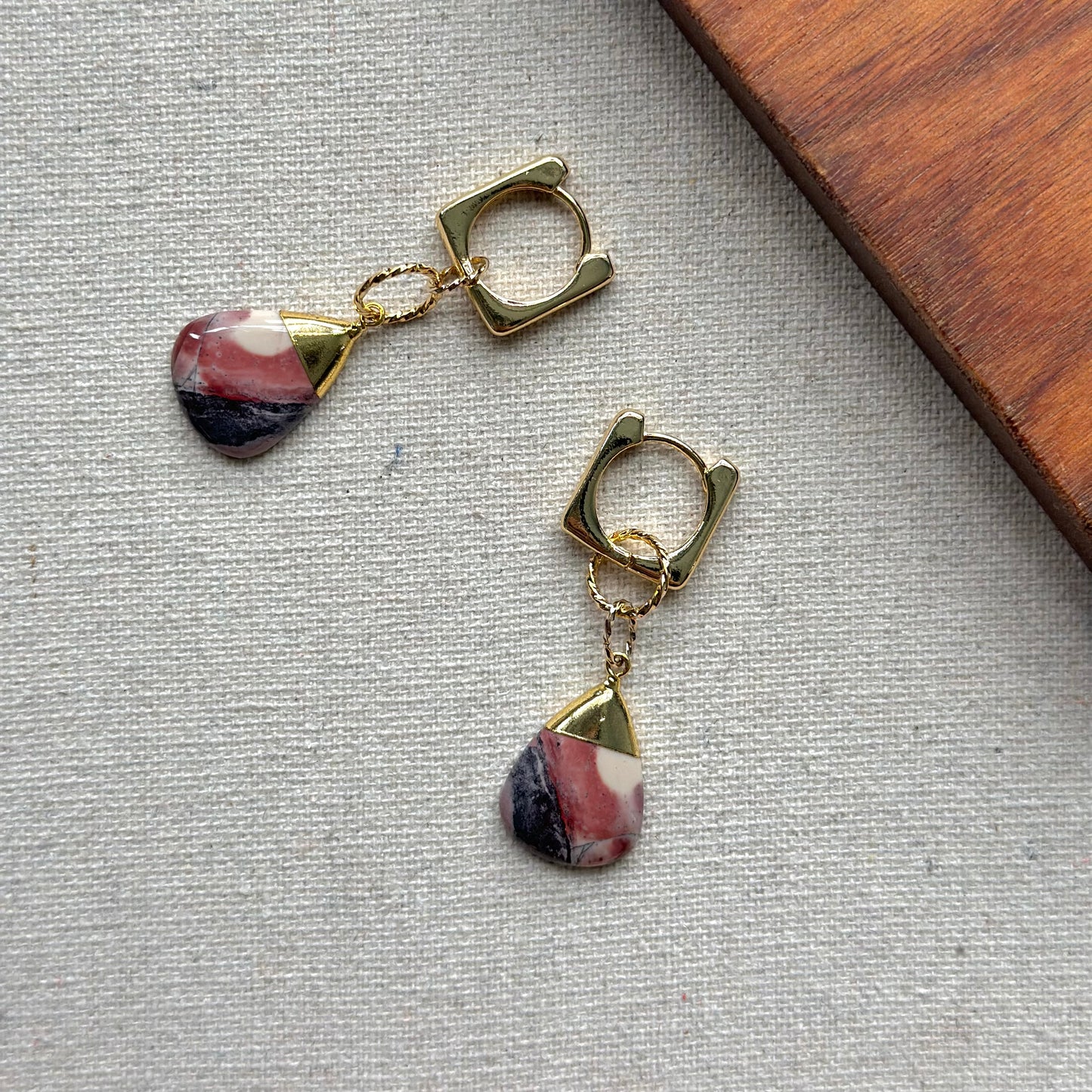 Rhodochrosite Two-way Gold-plated Ear Hoop