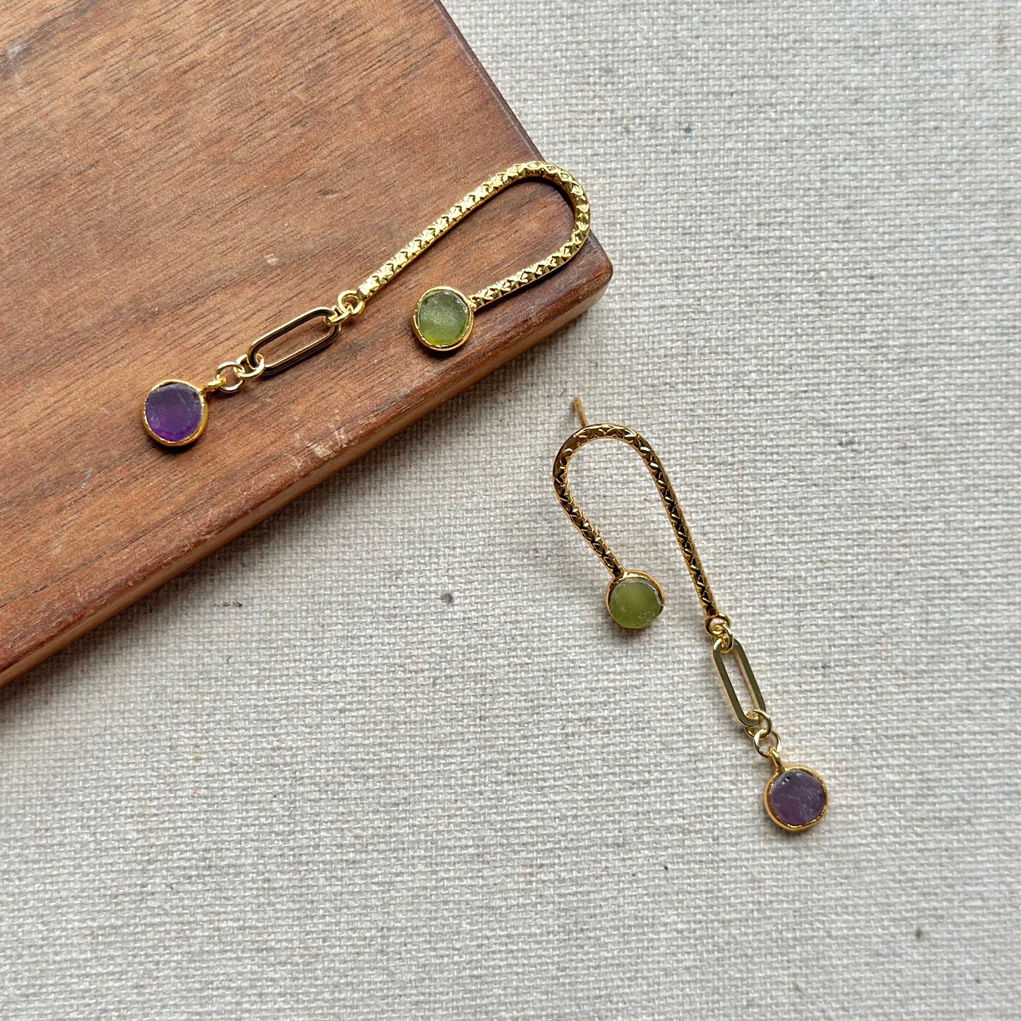 Peridot And Amethyst U-shaped Gold-plated Earring