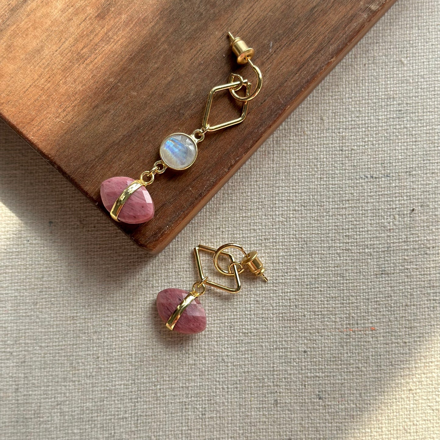 Rhodonite And Moonstone Gold-plated Earring