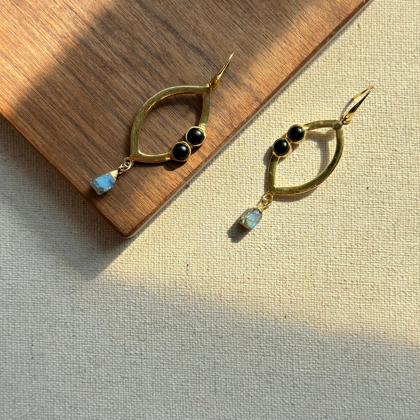 Black Onyx And Labradorite Raw Stone Gold-plated Earring