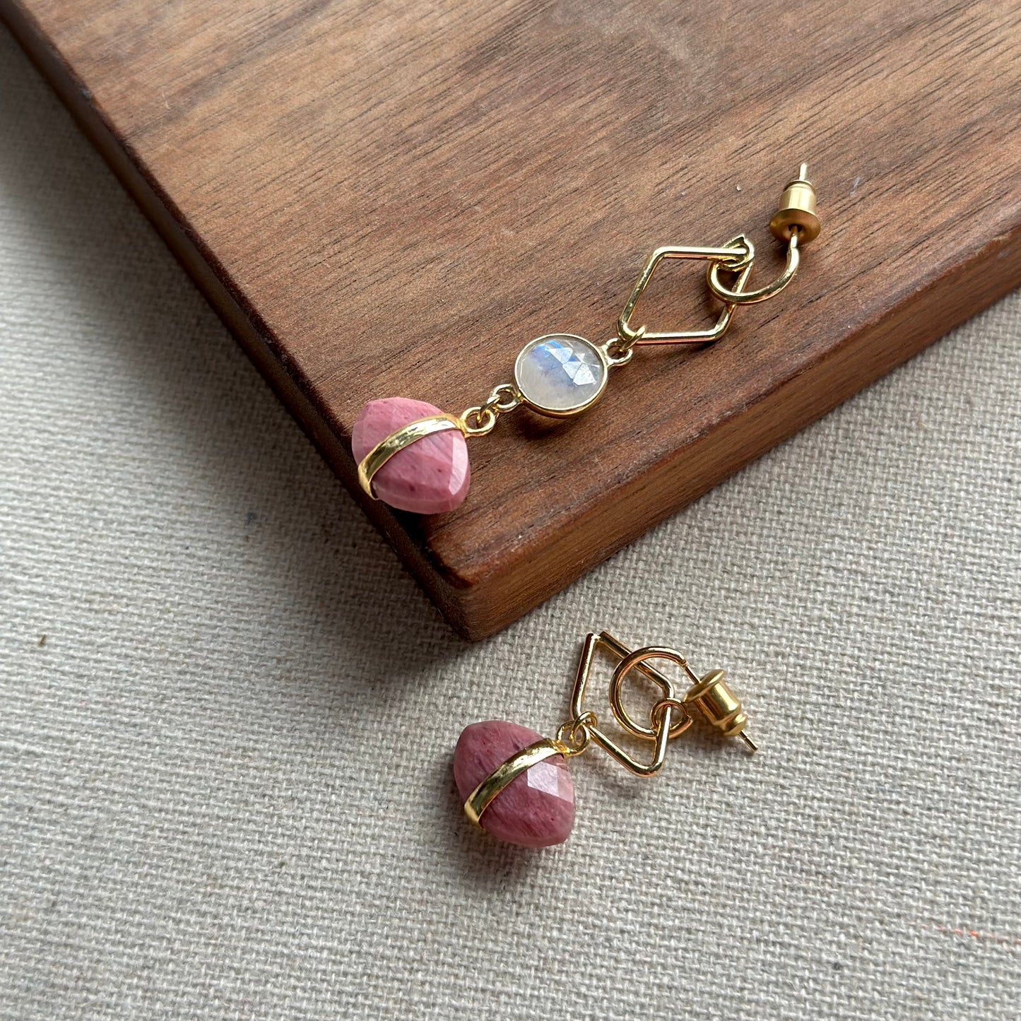 Rhodonite And Moonstone Gold-plated Earring