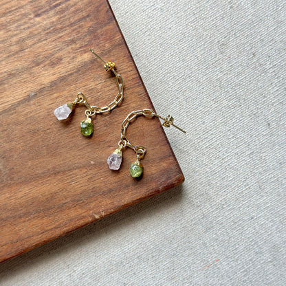 Rose Quartz And Peridot Raw Stone Gold-plated Ear Hoop