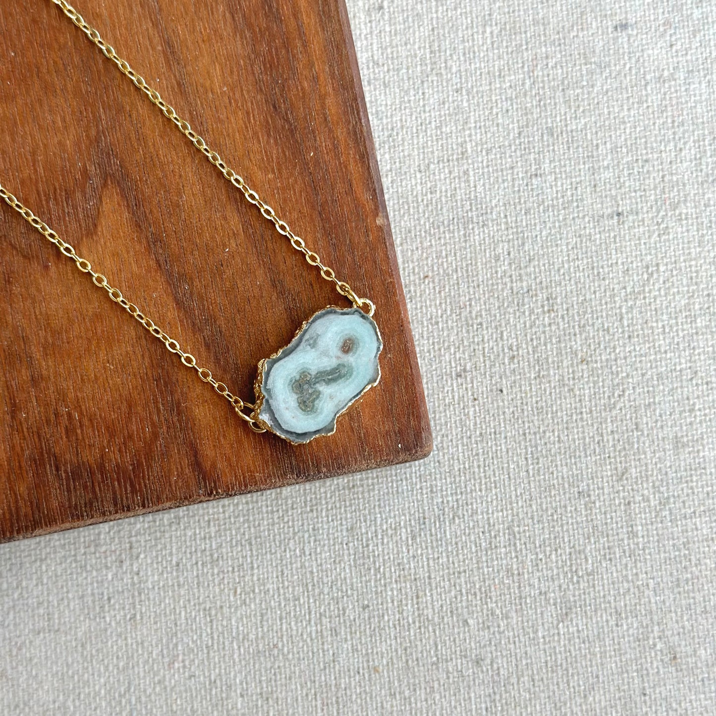 White Agate And Moonstone Asymmetric Gold-plated Necklace