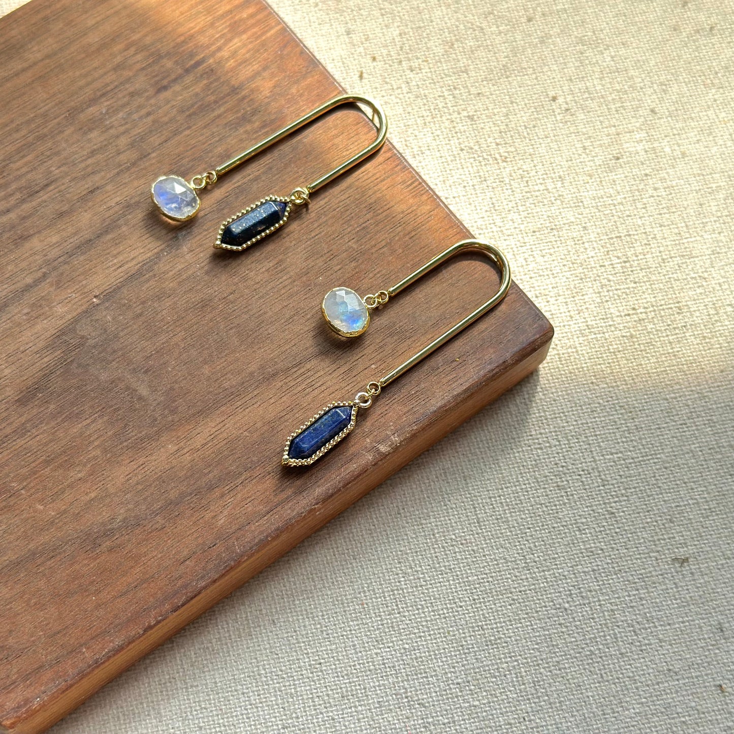 Lapis And Moonstone U-shaped Gold-plated Ear Stud