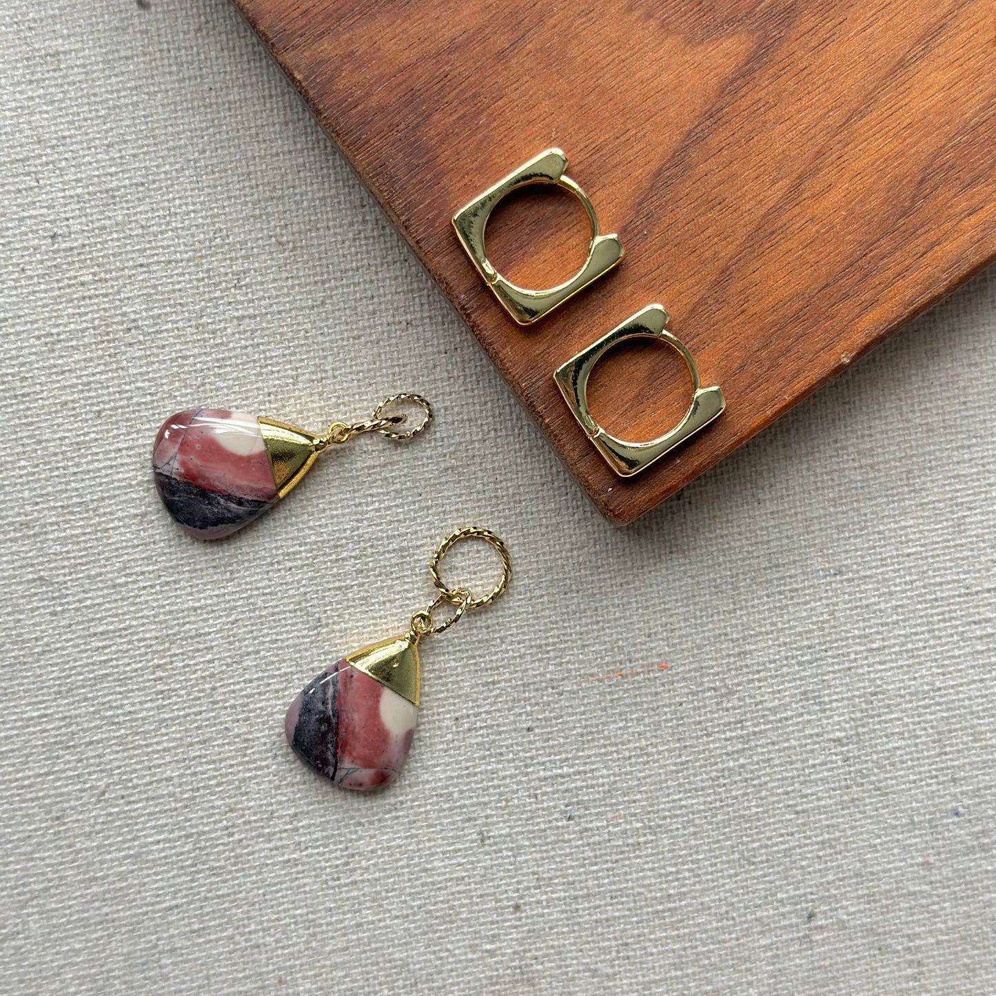 Rhodochrosite Two-way Gold-plated Ear Hoop