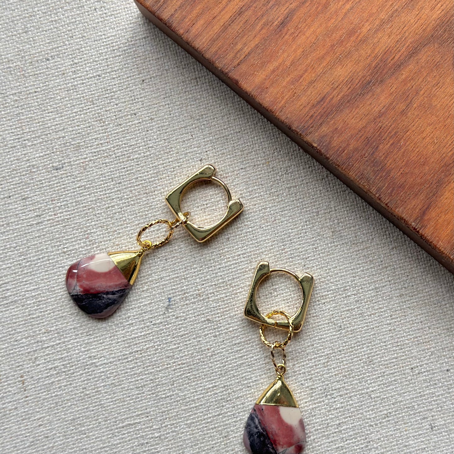 Rhodochrosite Two-way Gold-plated Ear Hoop