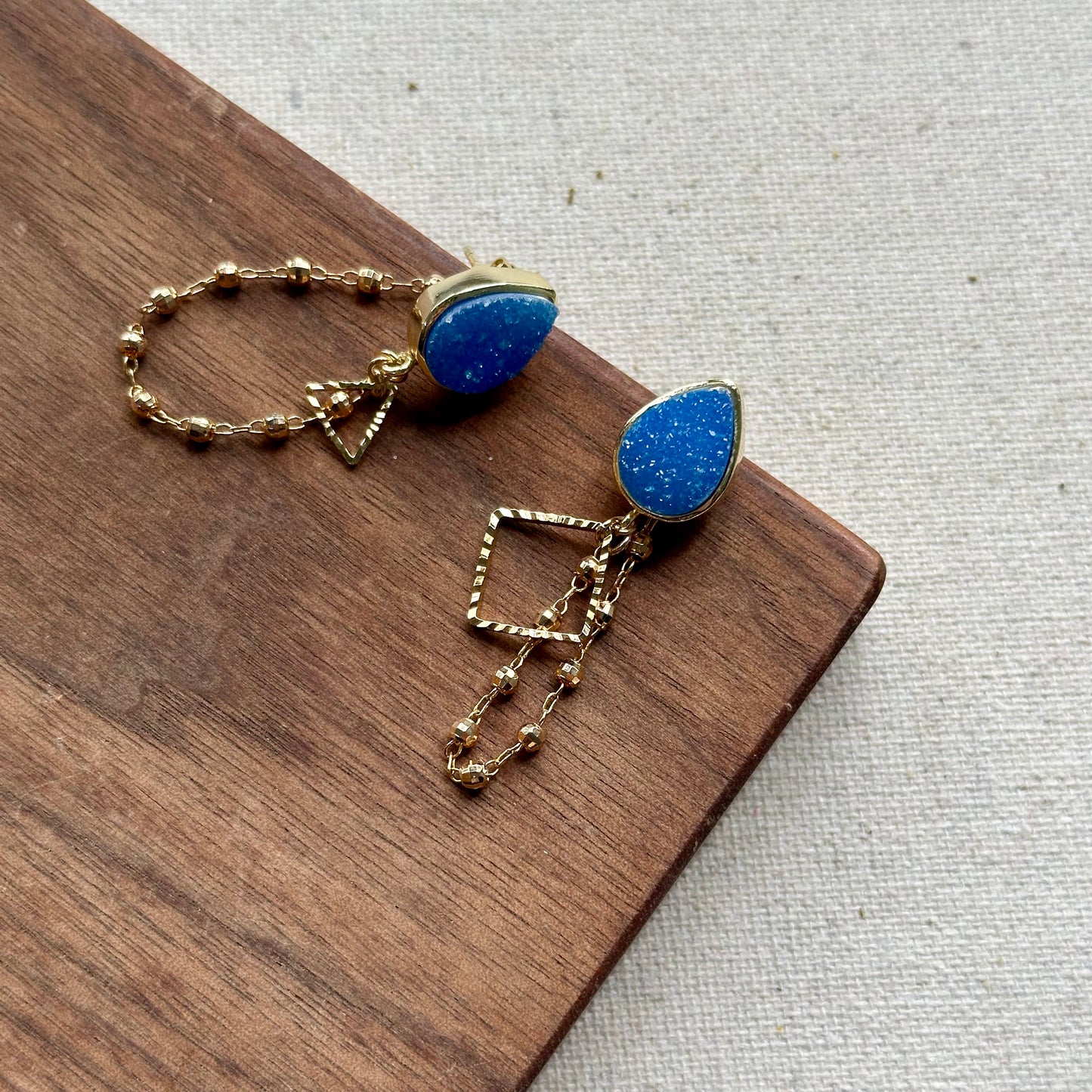 Druzy And Chain Hoop-like Gold-plated Earring