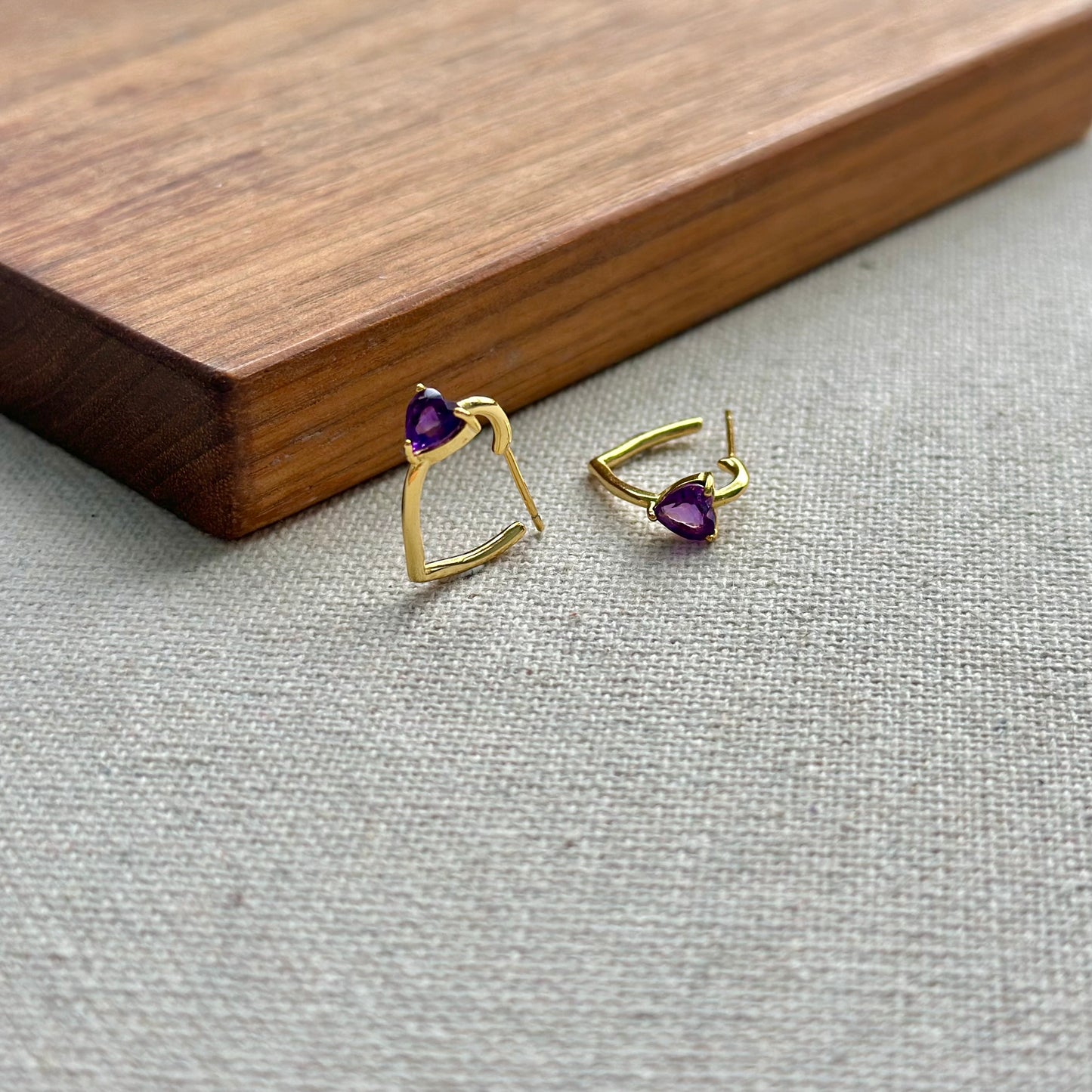 Amethyst Heart Gold-plated Sterlng Ear Hoop