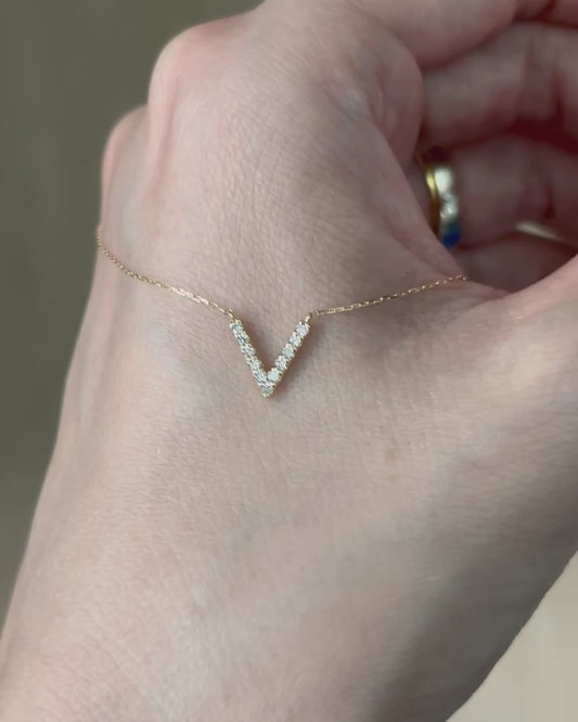 18K Solid Gold Natural Diamond 0.1ct V-shaped Necklace