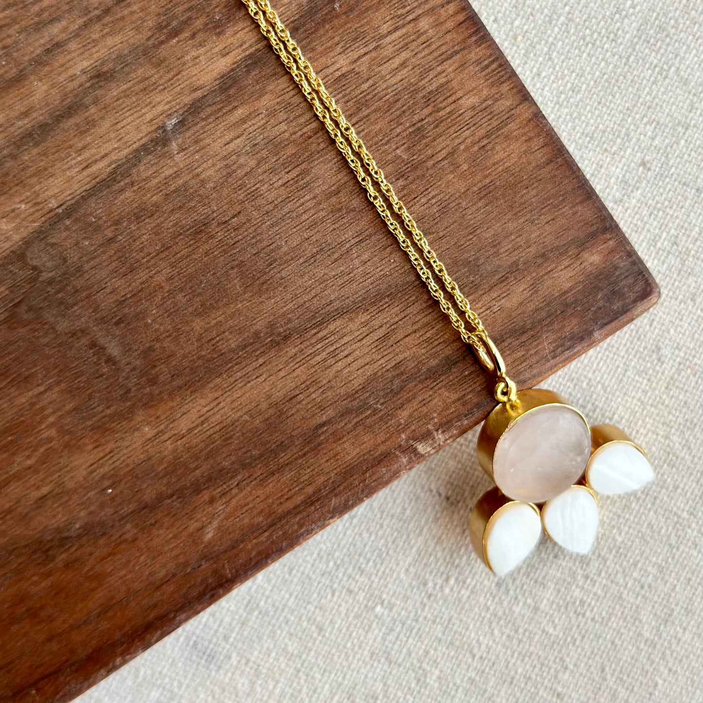 Rose Quartz And Mother Of Pearl Rope Chain Long Gold-plated Necklace