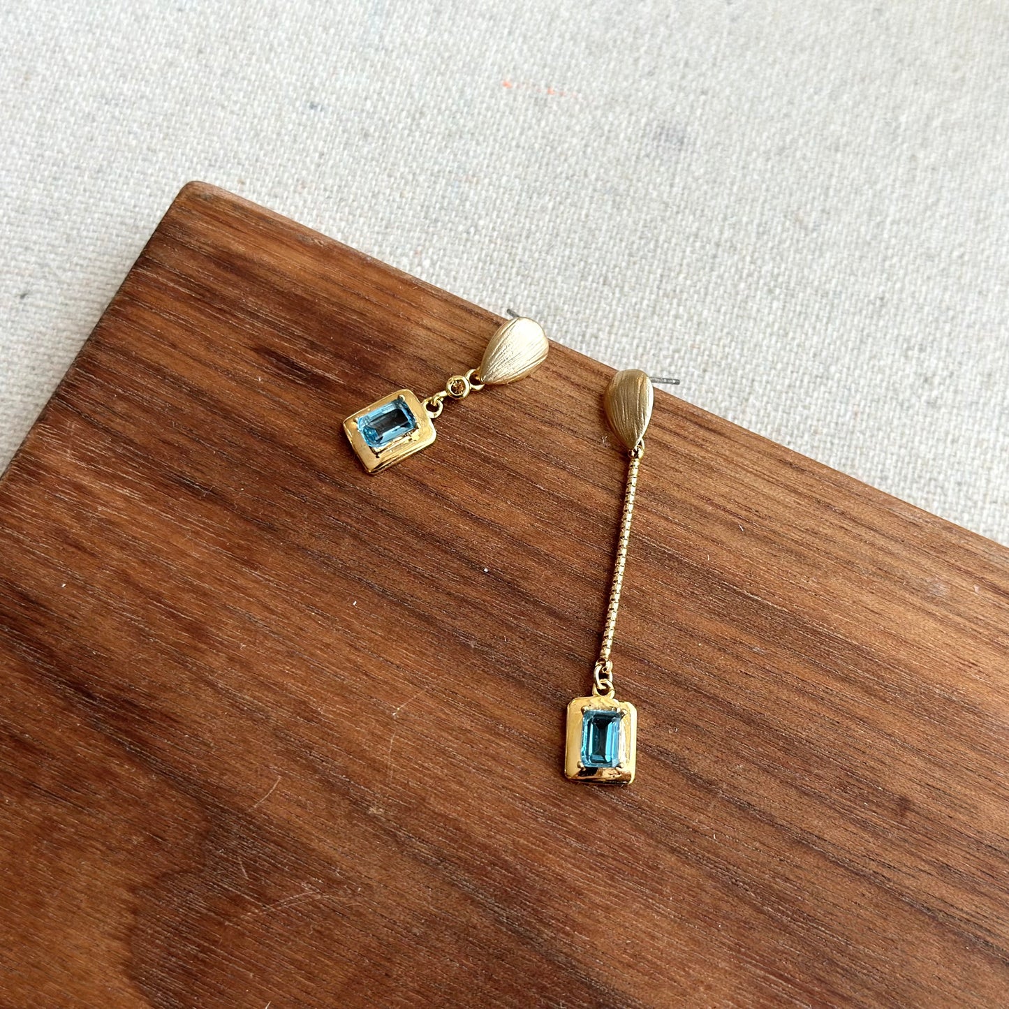 Topaz Asymmetric Textured Stud Gold-plated Sterling Silver Earring