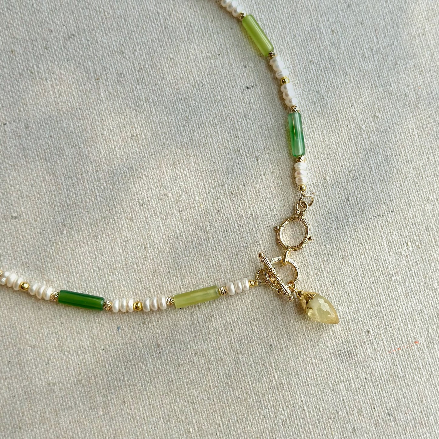 Prehnite And Agate Mixed Freshwater Pearl Beaded Hoop Toggle Necklace