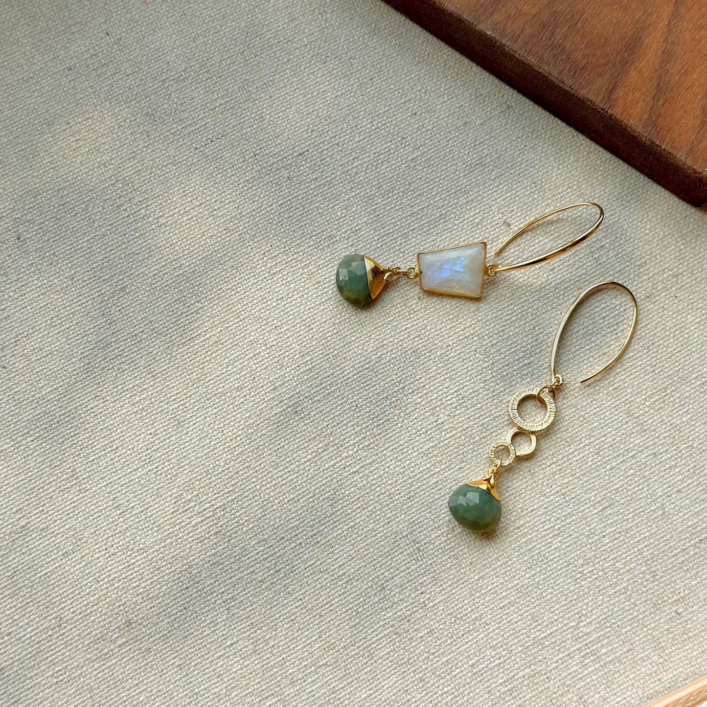 Green Cat's Eye And Moonstone Asymmetric Gold-plated Sterling Silver Earring