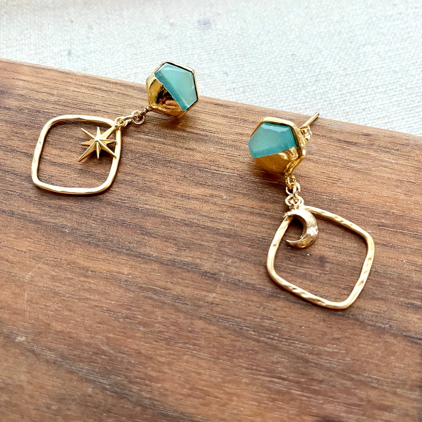 Green Chalcedony Dangling Earring