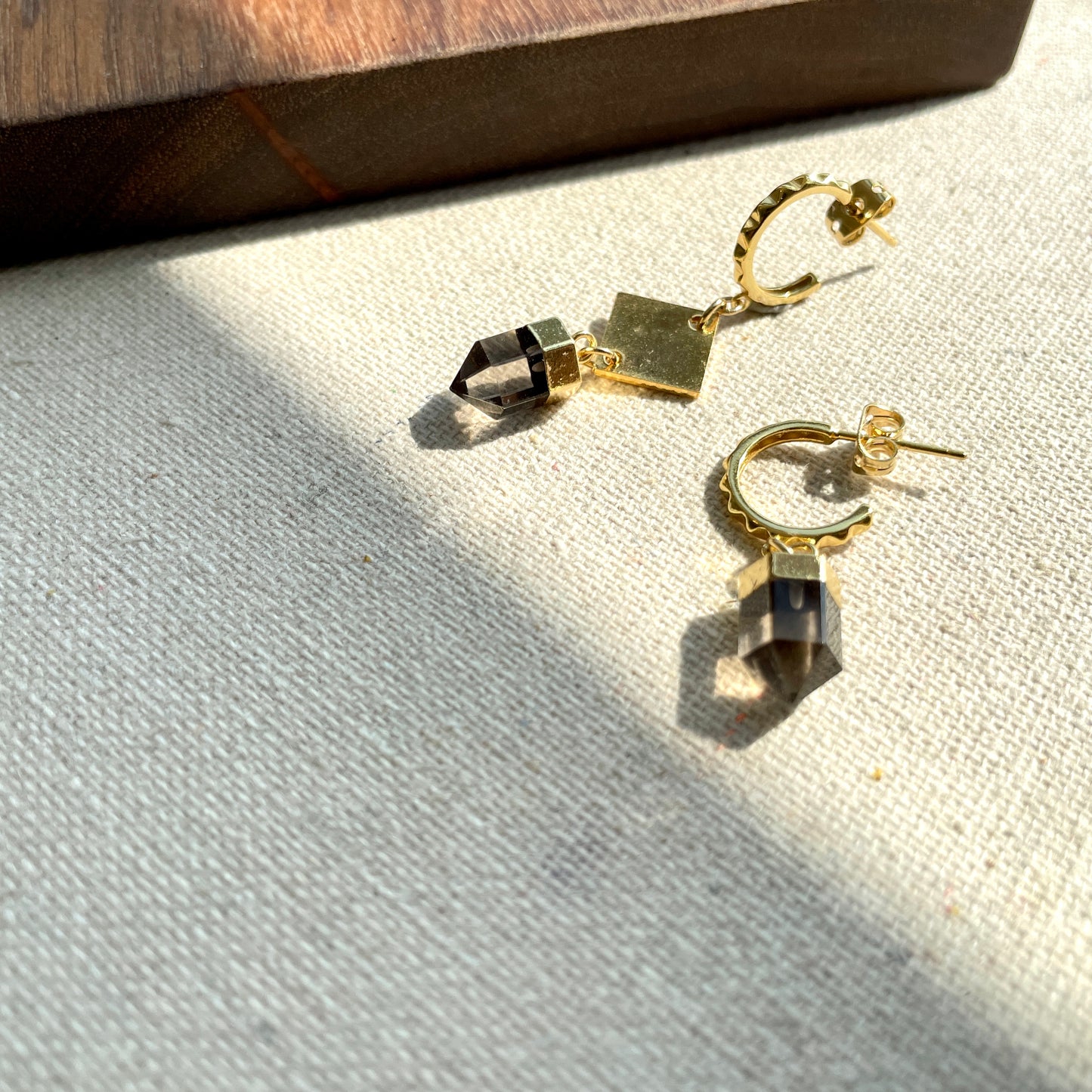 Smoky Quartz Geometric Gold-plated Ear Hoop