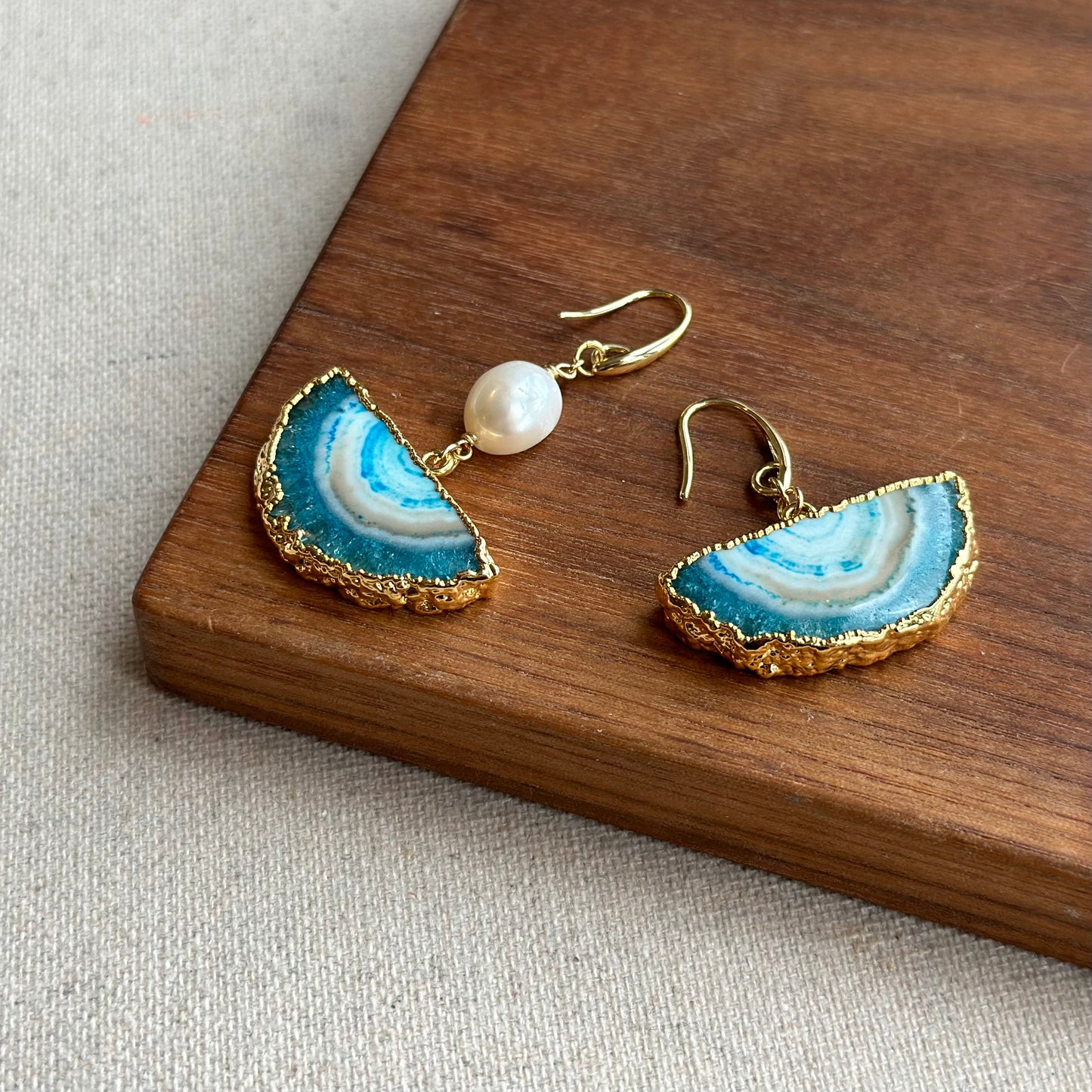 Agate Half-shaped And Freshwater Pearl Gold-plated Earring