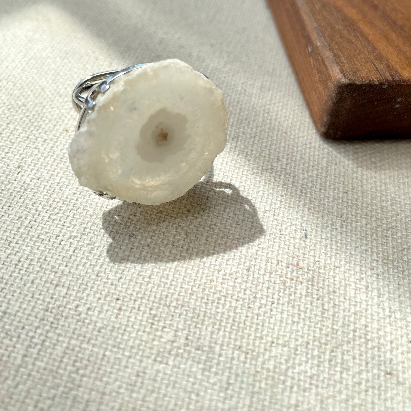 Oversized White Agate Adjustable Adjustable Silver-plated Ring