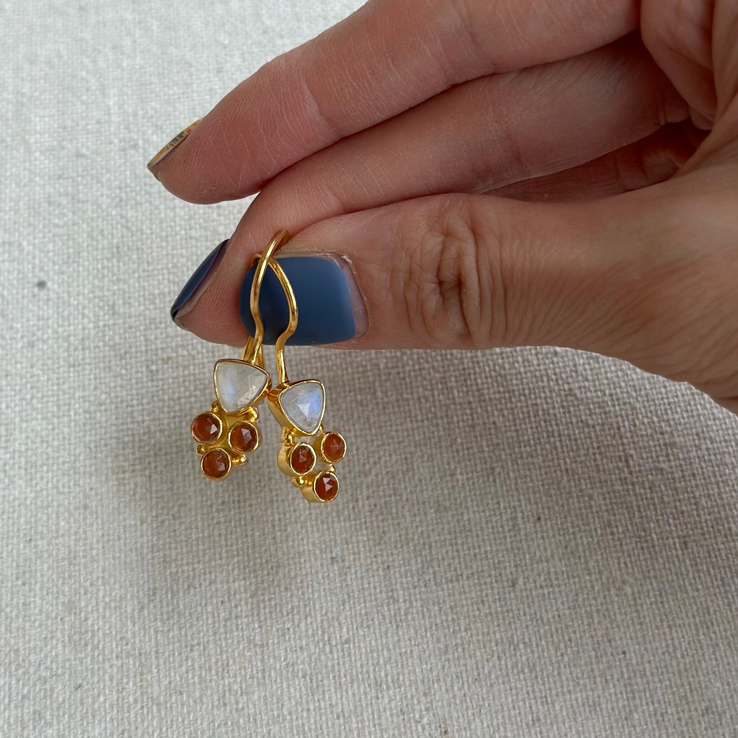 Moonstone And Onyx Gold-plated Sterling Silver Earring