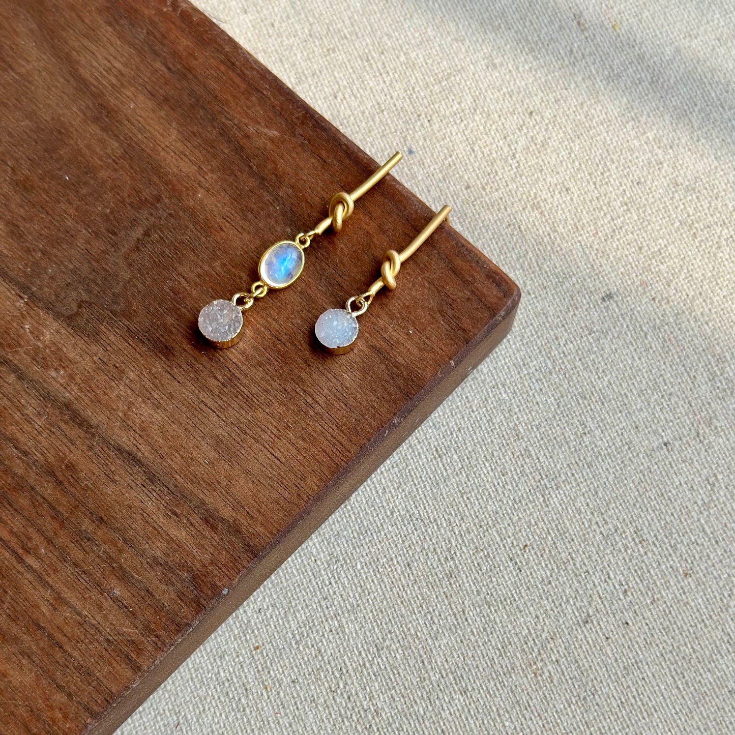 Druzy Stone And Moonstone Knots Gold-plated Earring