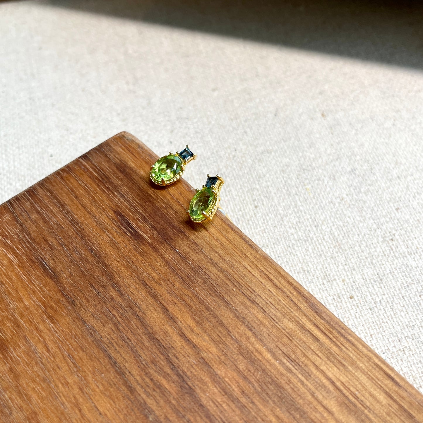 Peridot And Square Cut Sapphire Gold-plated Sterling Silver Ear Stud