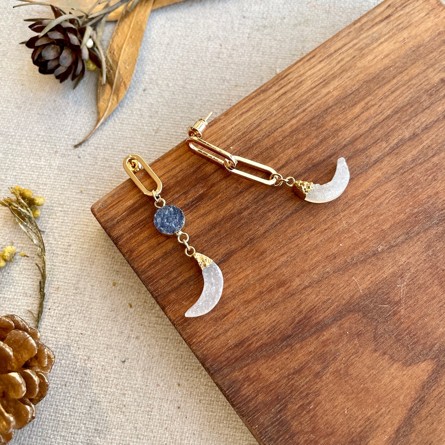 Moon-shaped Druzy Stone Gold-plated Earring