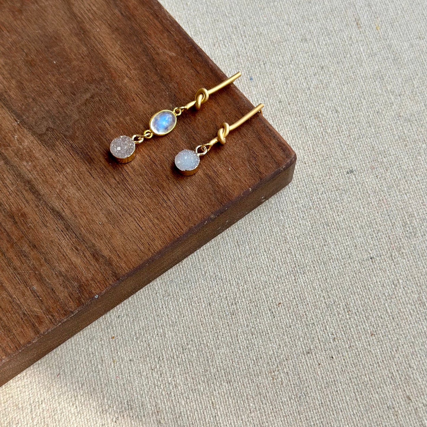 Druzy Stone And Moonstone Knots Gold-plated Earring