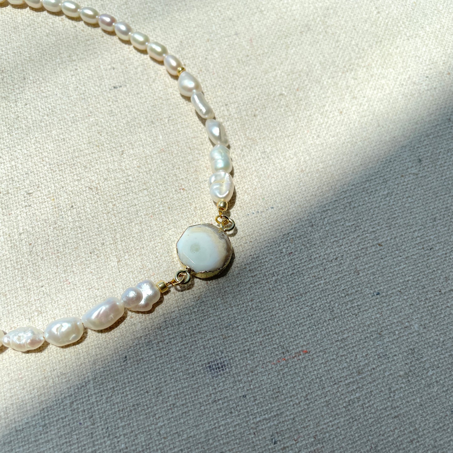 Agate Stone And Freshwater Pearl Beaded Choker Necklace