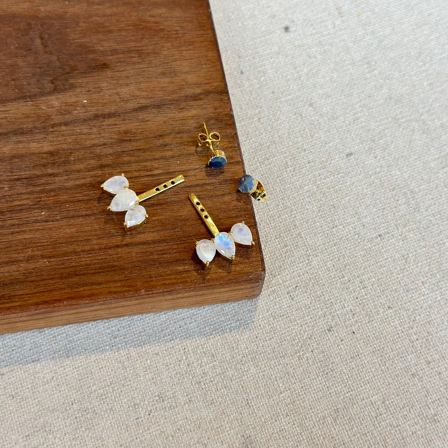 Sapphire Raw Stone And Moonstone Two-way Gold-plated Earring