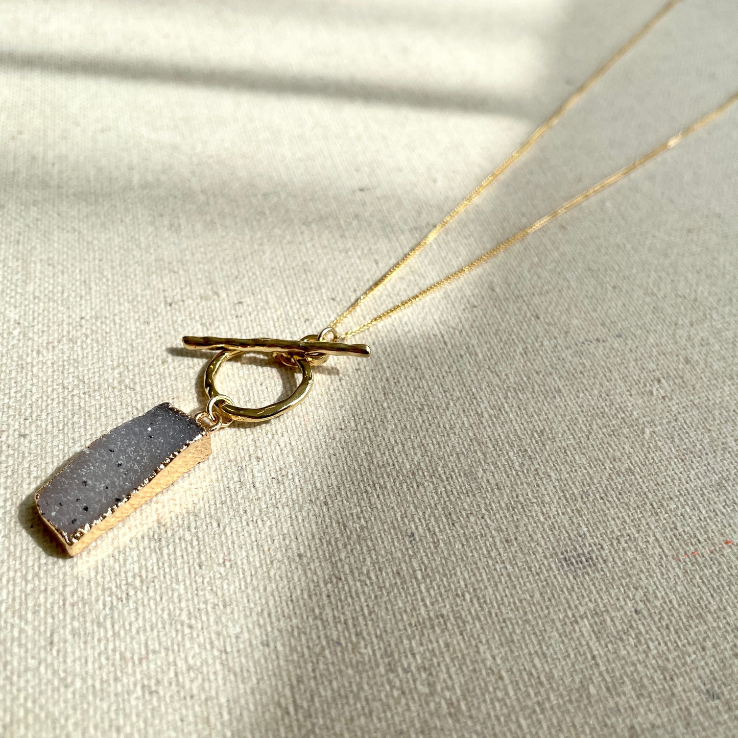 Druzy Stone Hoop Toggle Gold-plated Necklace