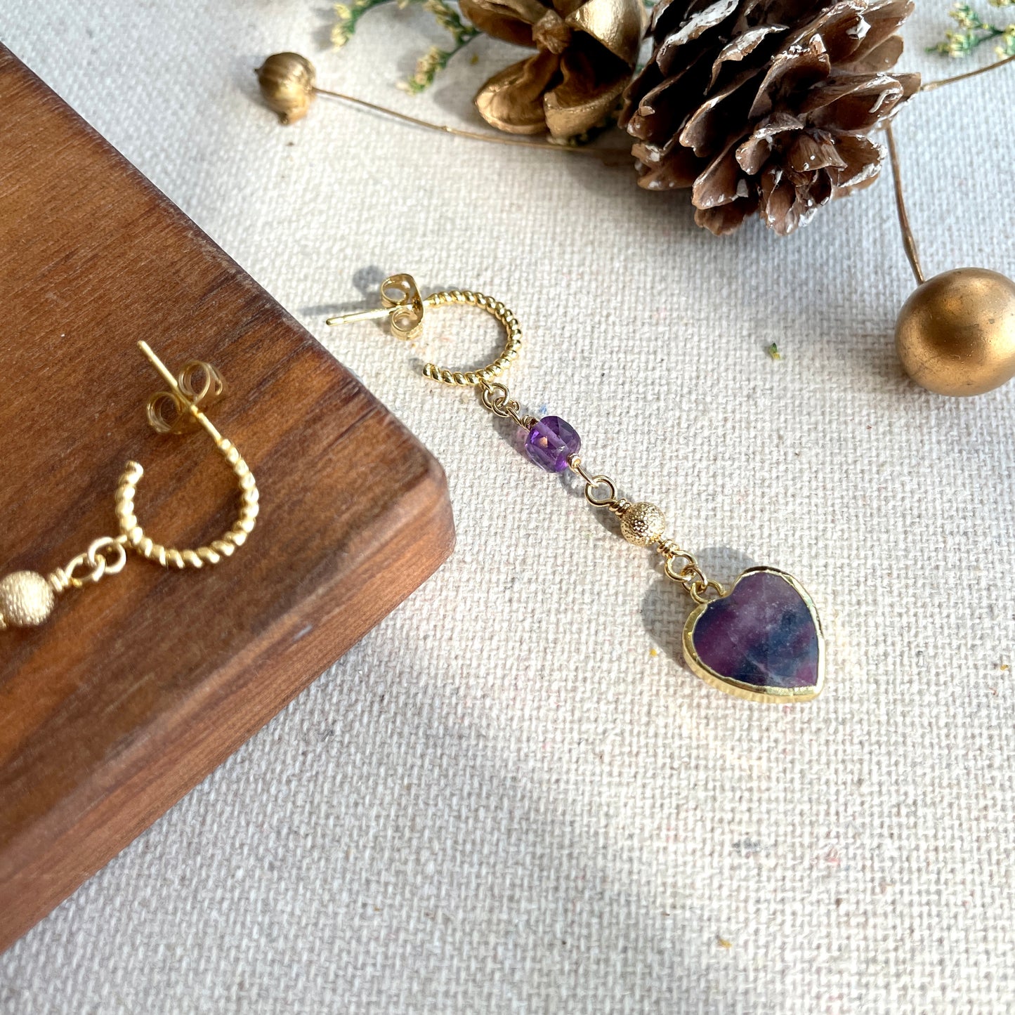 Heart-shaped Fluorite And Amethyst Gold-plated Ear Hoop