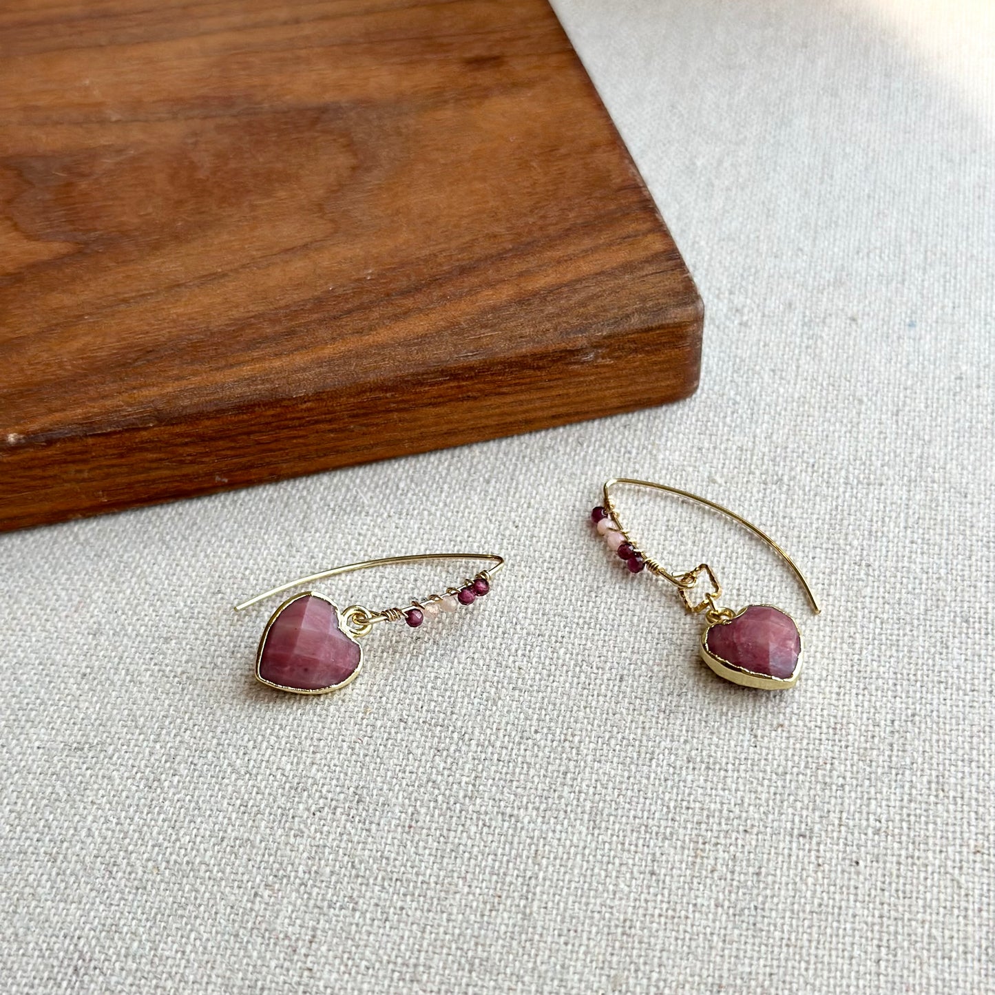 Heart shaped Rhodonite And Mini Stones Wire Wrapping Gold-plated Earring