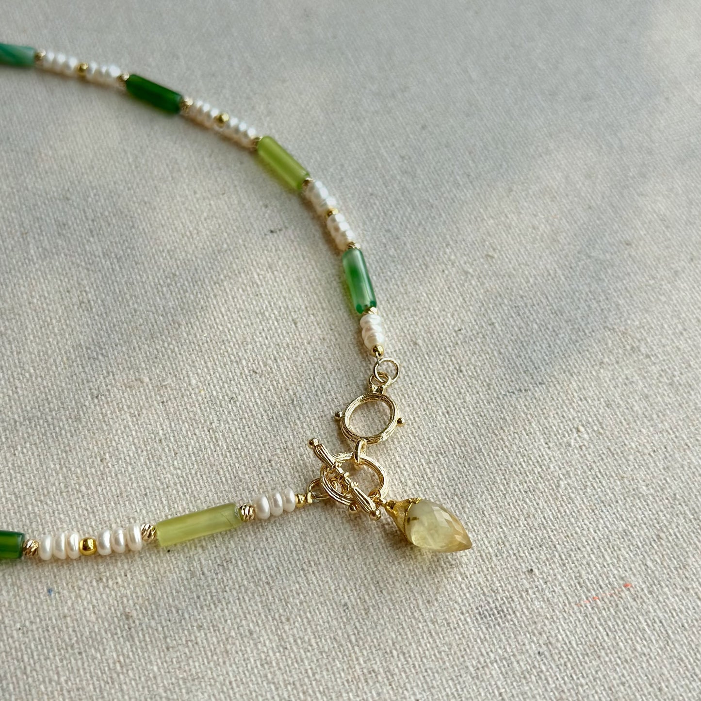 Prehnite And Agate Mixed Freshwater Pearl Beaded Hoop Toggle Necklace