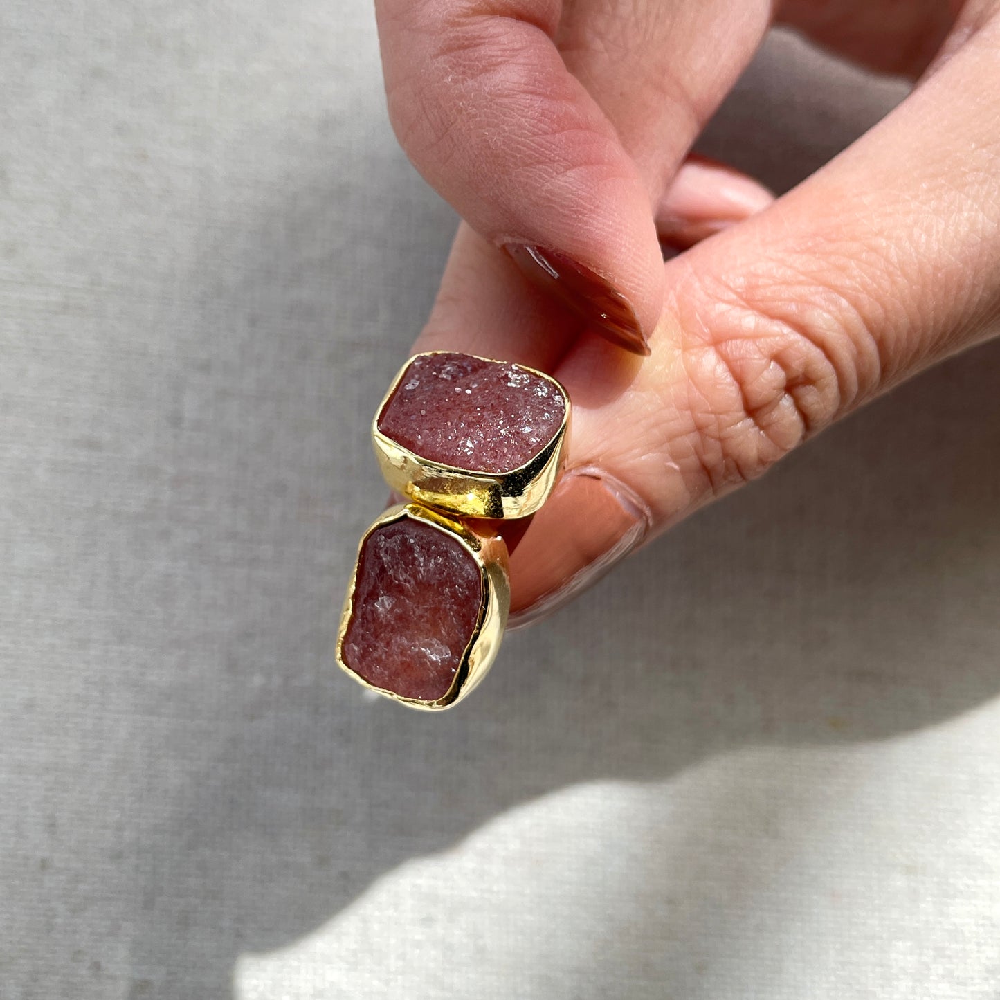 Cherry Quartz Raw Stone Gold-plated Ear Stud