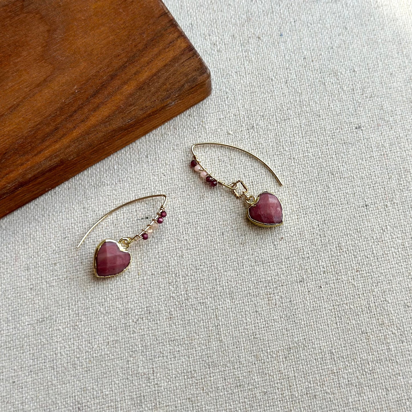 Heart shaped Rhodonite And Mini Stones Wire Wrapping Gold-plated Earring