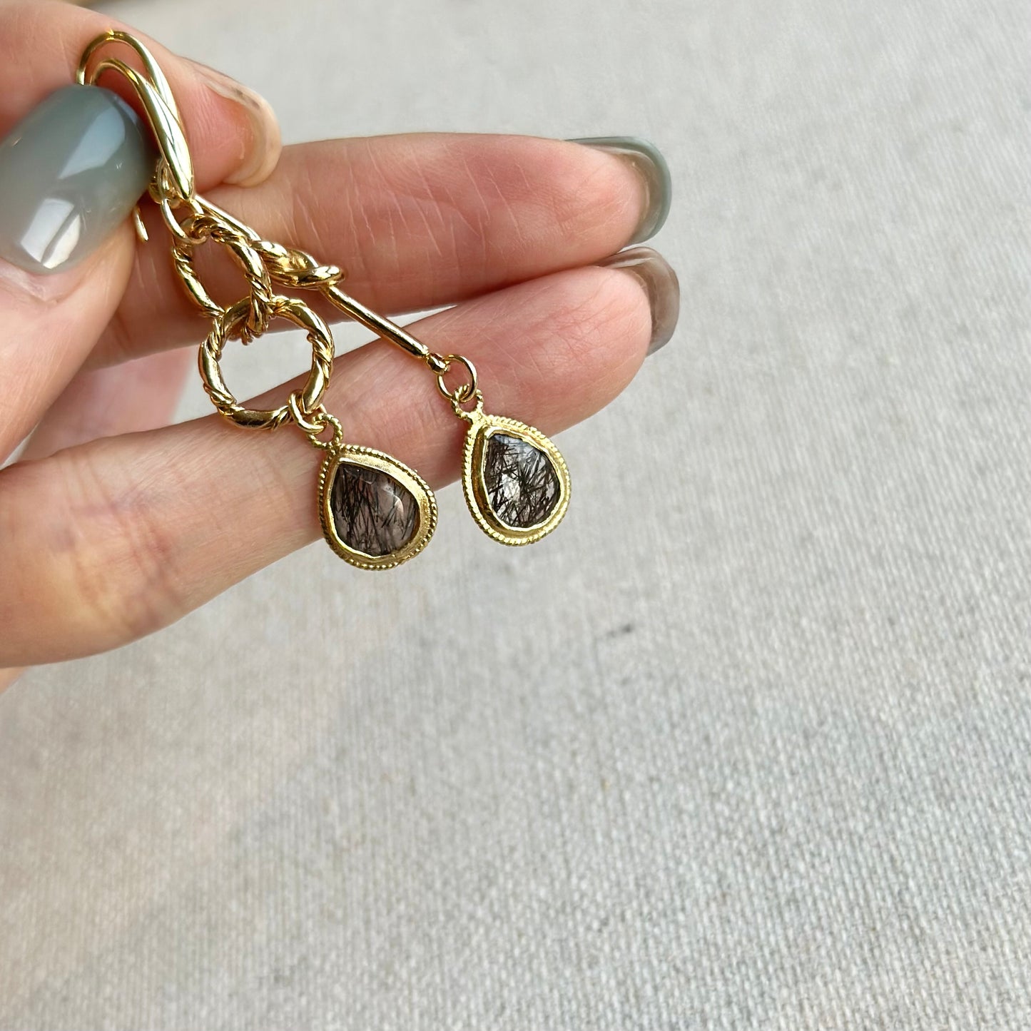 Black Rutilated Quartz Knots And Ring Gold-plated Earring