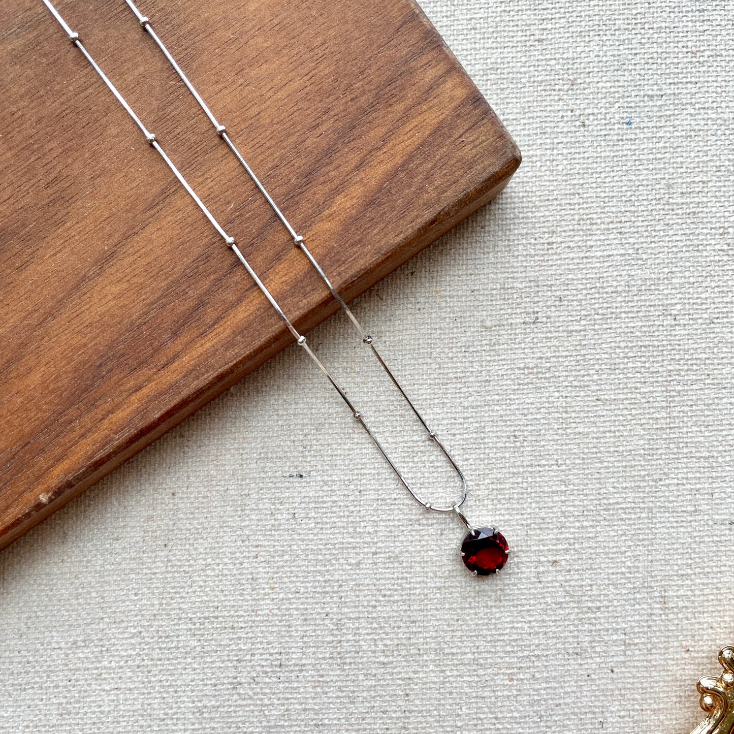 Prong Setting Garnet Dotty Chain Sterling Silver Necklace