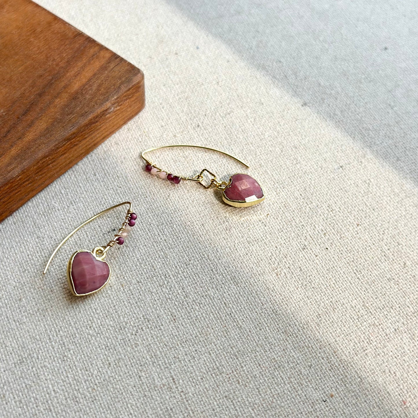 Heart shaped Rhodonite And Mini Stones Wire Wrapping Gold-plated Earring