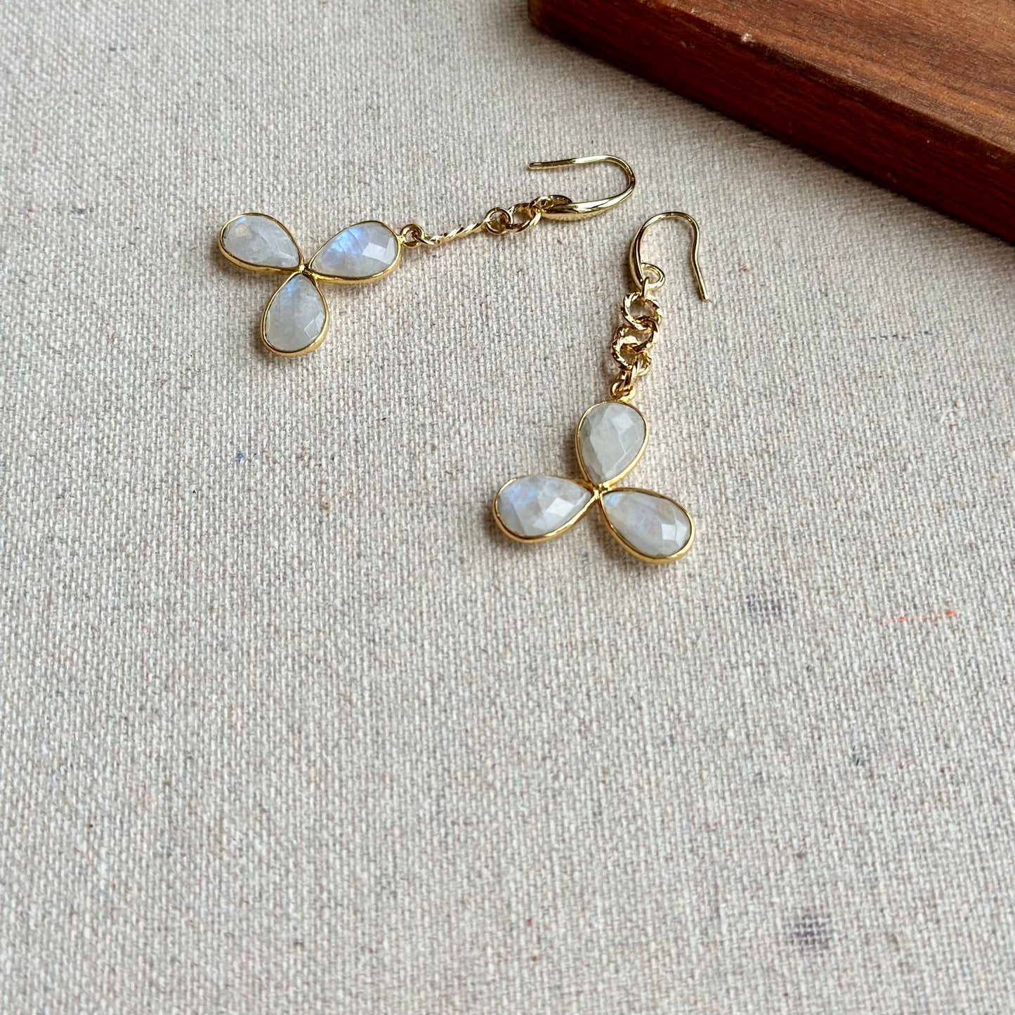 Rainbow Moonstone In Three Gold-plated Earring