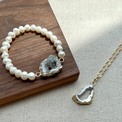 Agate And Freshwater Pearl Beaded Bracelet