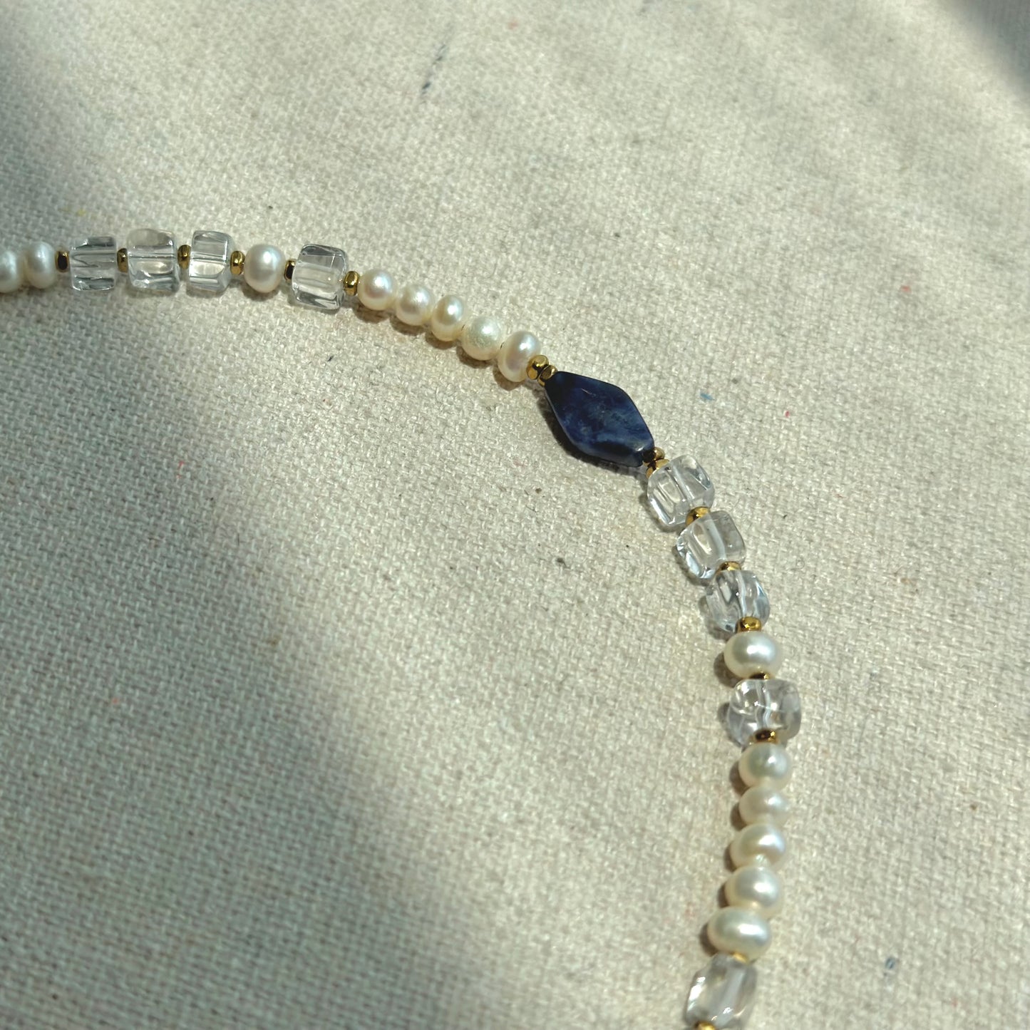 Freshwater Pearl And Clear Quartz Mixed Sodailte Beaded Choker Necklace