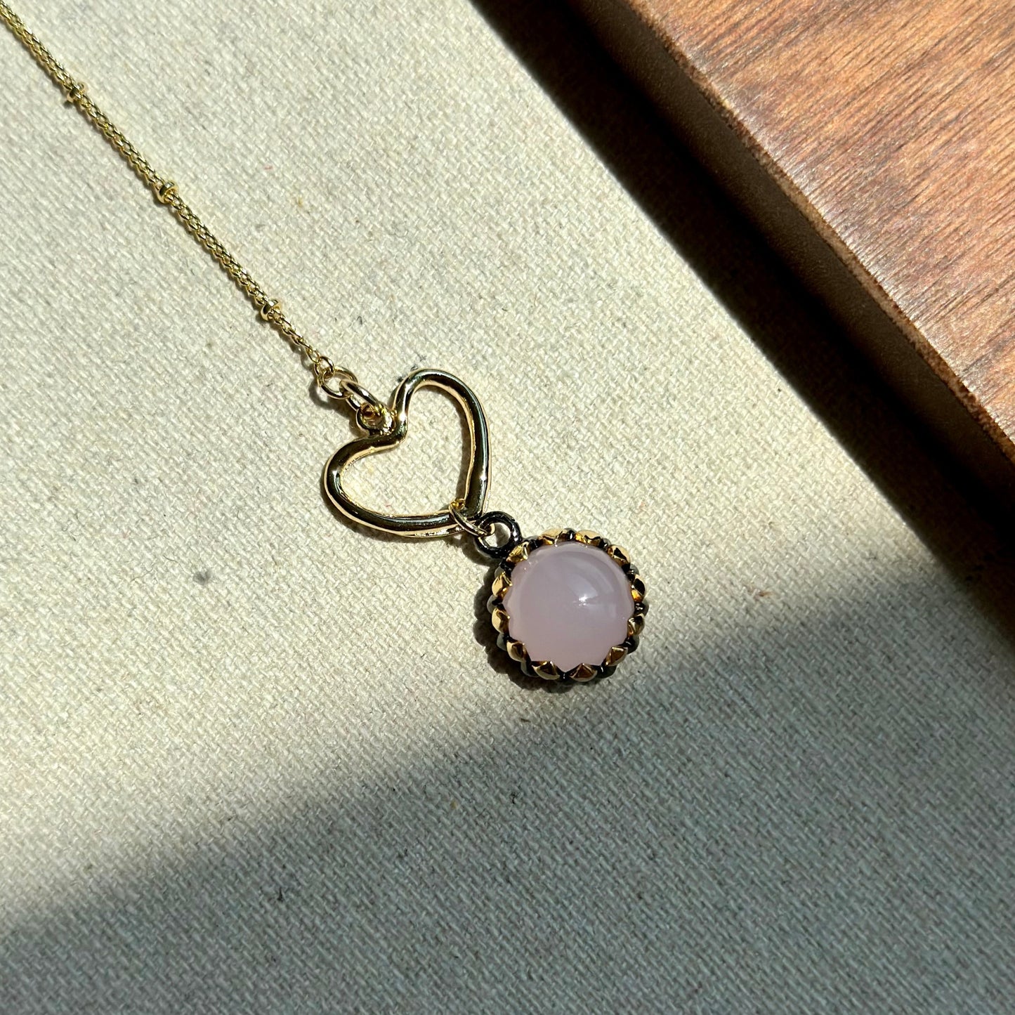 Rose Agate Heart Hoop Toggle Gold-plated Necklace