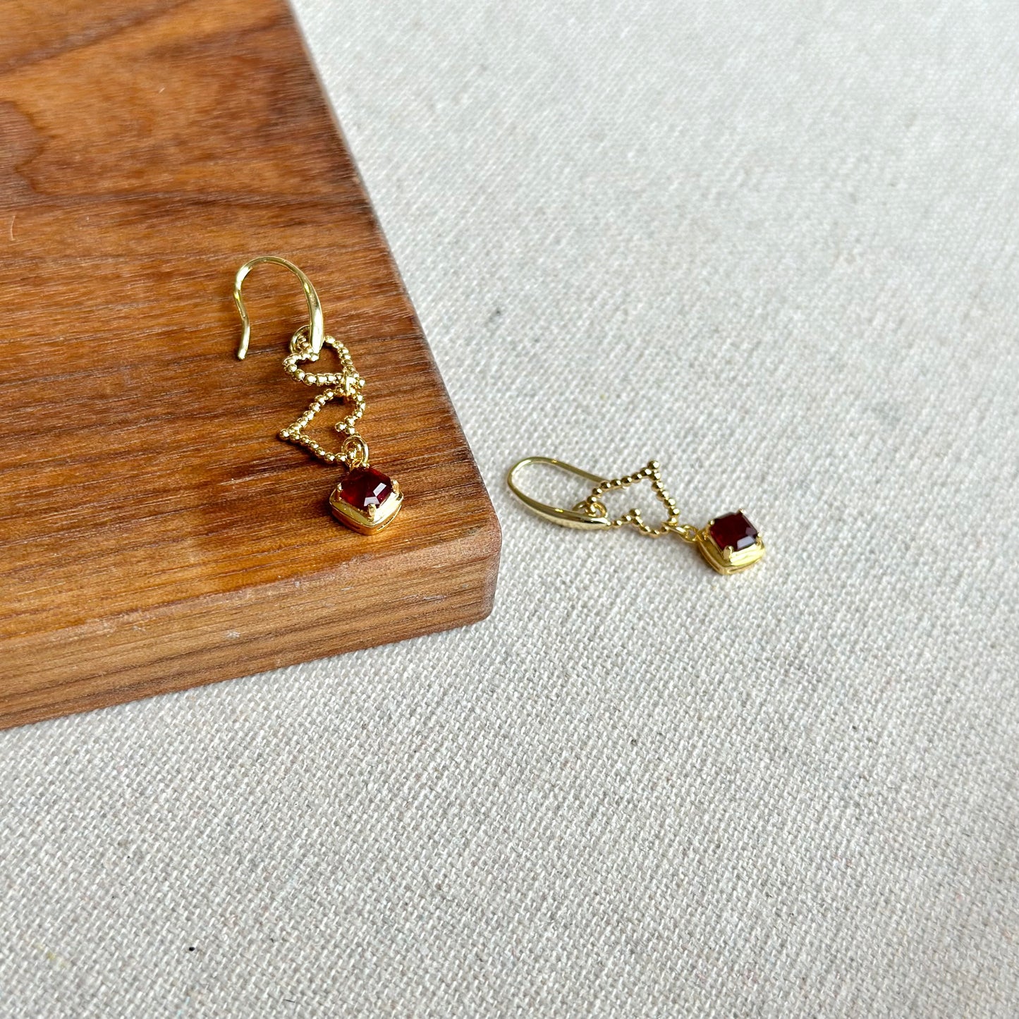 Garnet And Hearts Asymmetric Gold-plated Earring