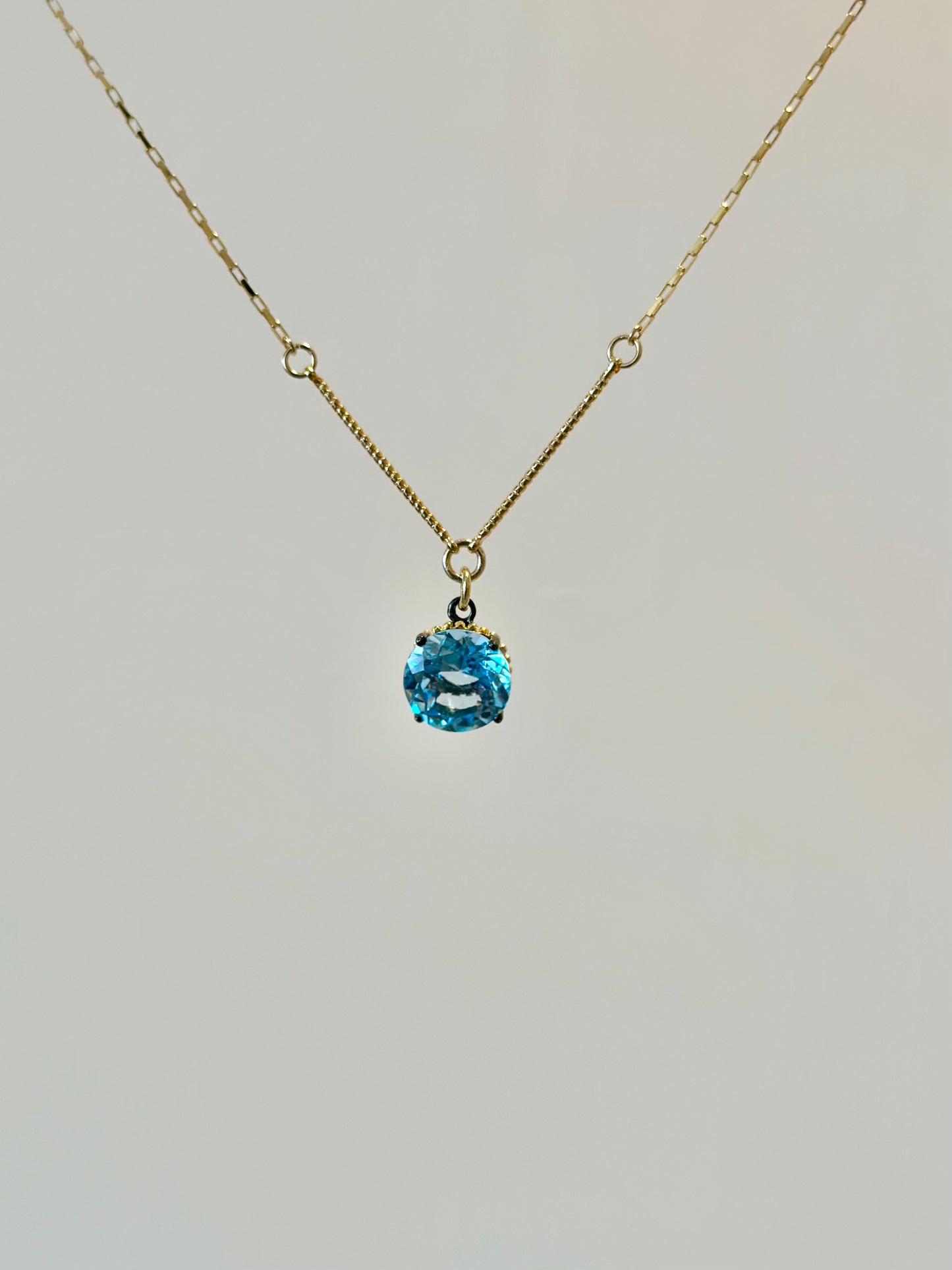 Topaz V Chain Gold-plated Necklace