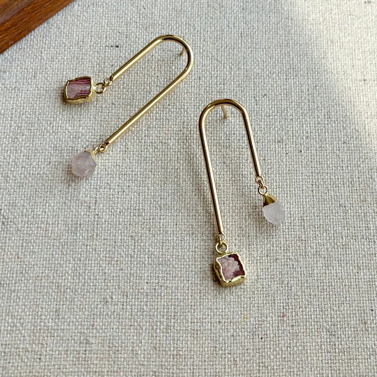 Rhodochrosite And Rose Quartz U-shaped Gold-plated Earring