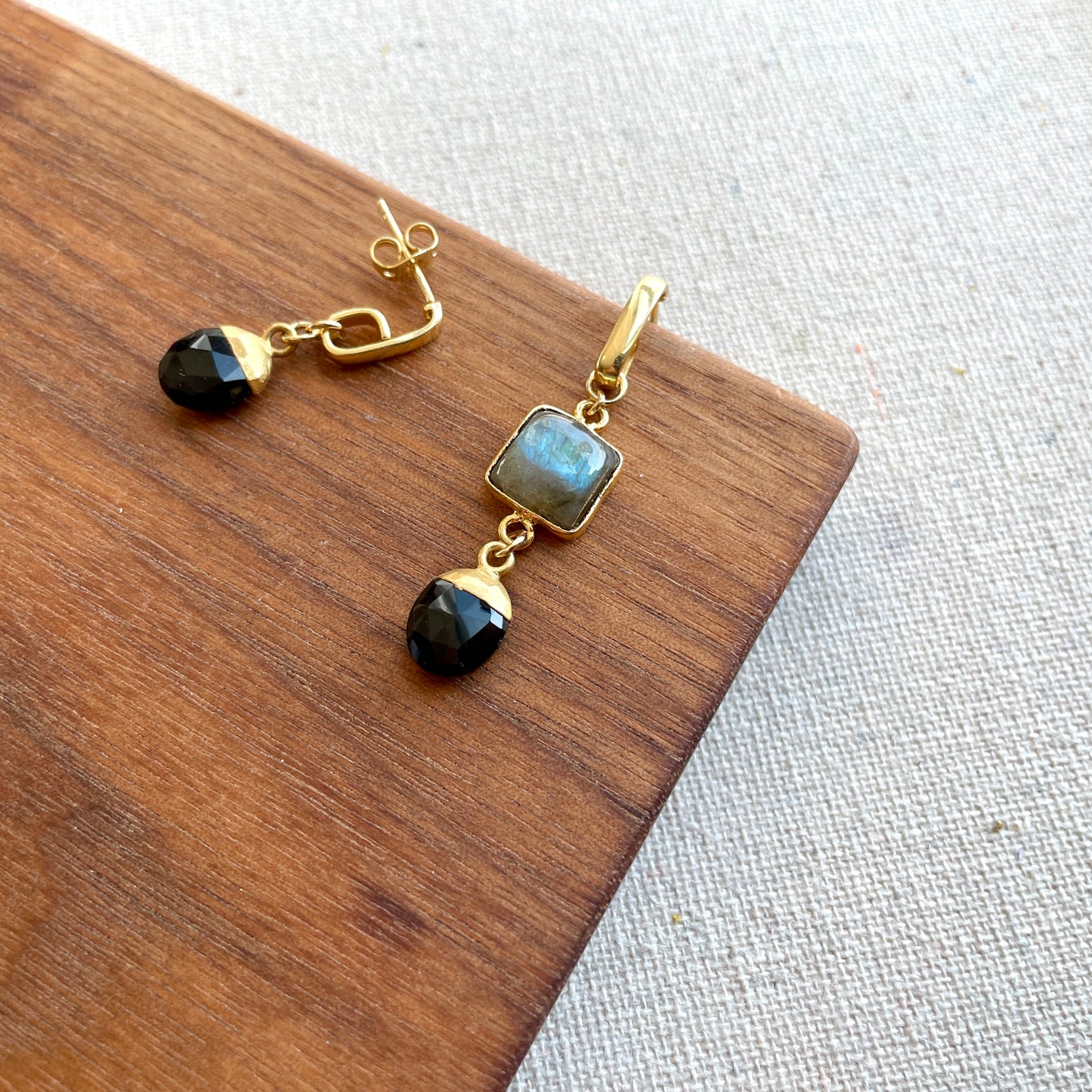 Black Agate And Labradorite Gold-plated Ear Hoop