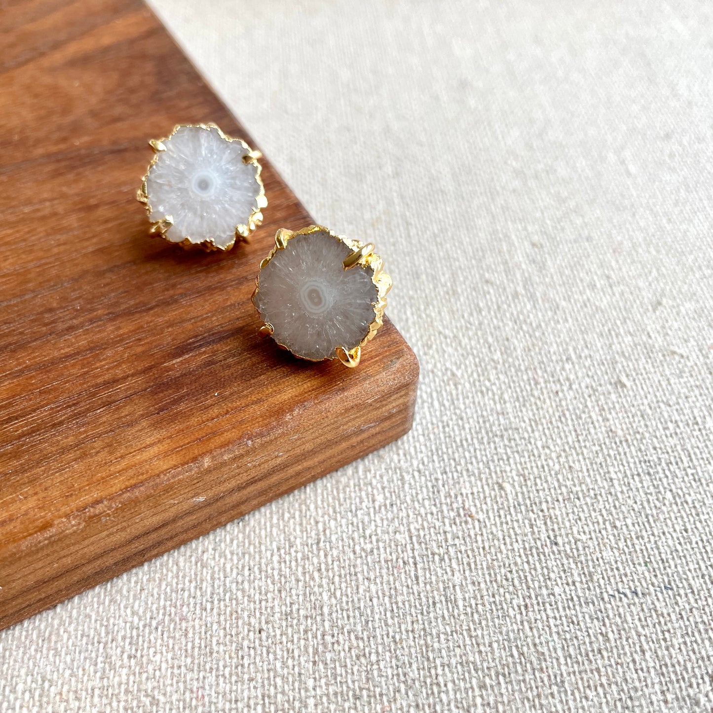 White Agate Gold-plated Ear Stud