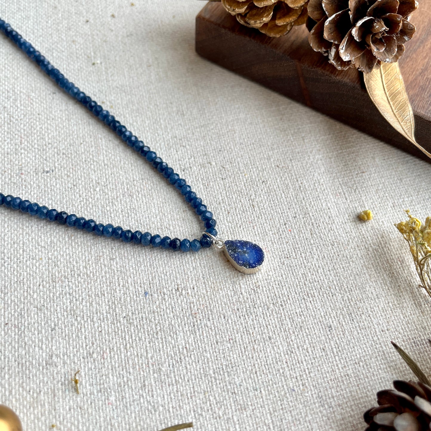 Druzy Stone And Blue Agate Beaded Choker Necklace