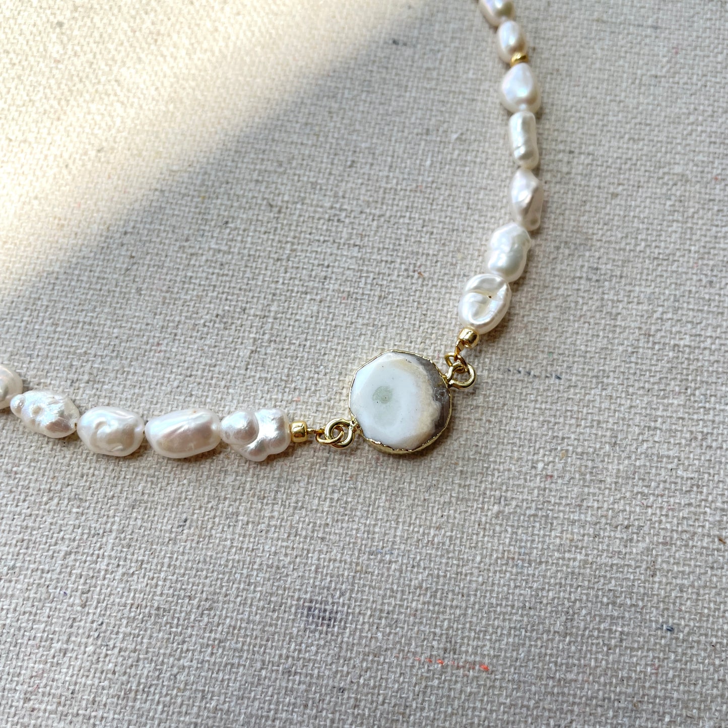 Agate Stone And Freshwater Pearl Beaded Choker Necklace